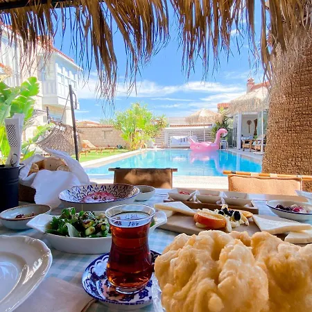 Katre Alaçatı